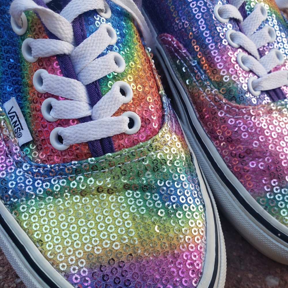 Vans - Picture 3 of 9